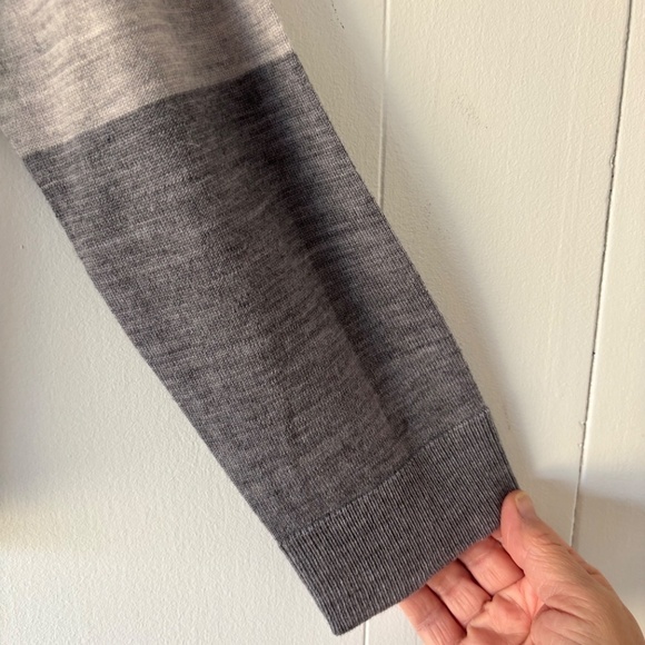 Club Monaco Zaydie 100% wool v-neck colour block sleeves sweater size L - Picture 5 of 12